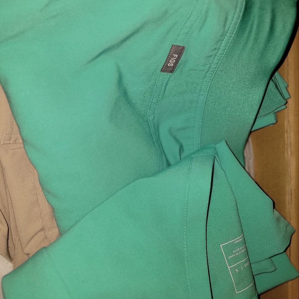 Figs Kade Cargo Scrub Pants